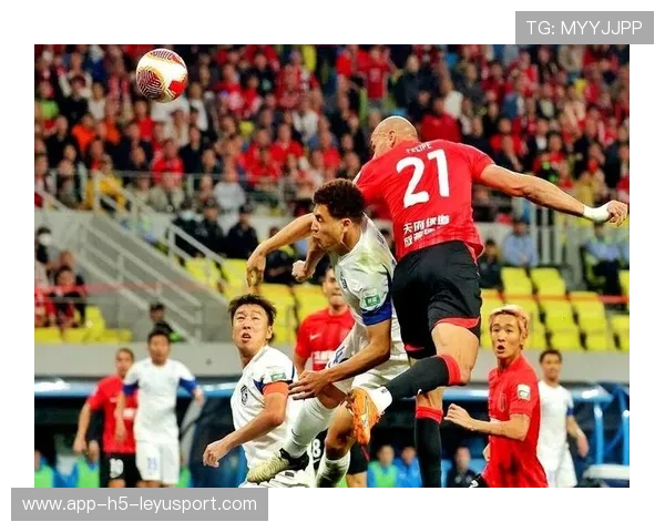 球迷涌入社交平台讨论 比赛热点持续发酵，球迷交流app